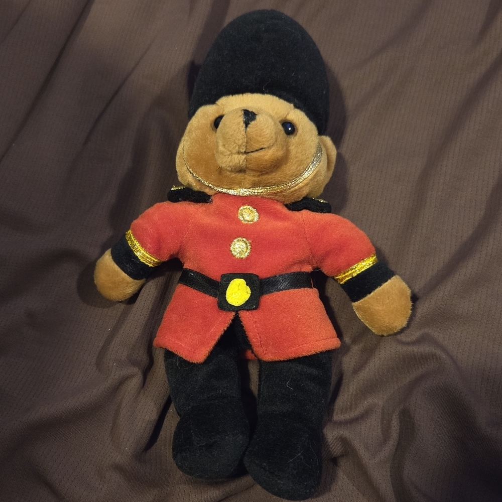🔵2 For $25 🐻Vintage Royal Guard Bear🐻